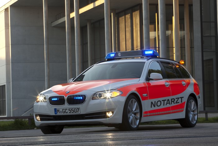 BMW 5 Series E61 paramedic vehicle with "Notarzt" text