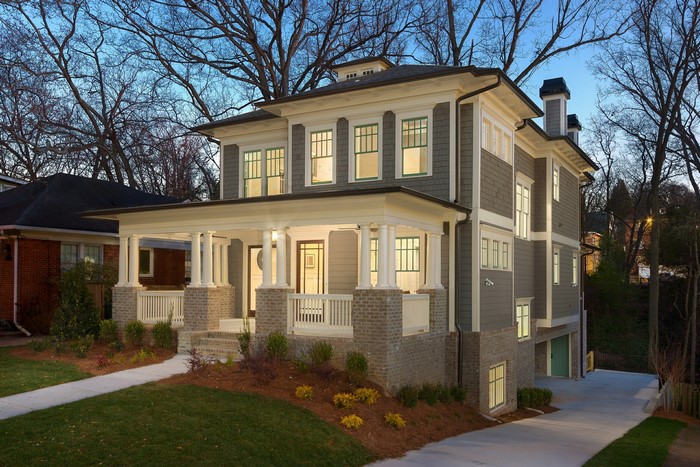 Craftsman Style House with Porch and Driveway