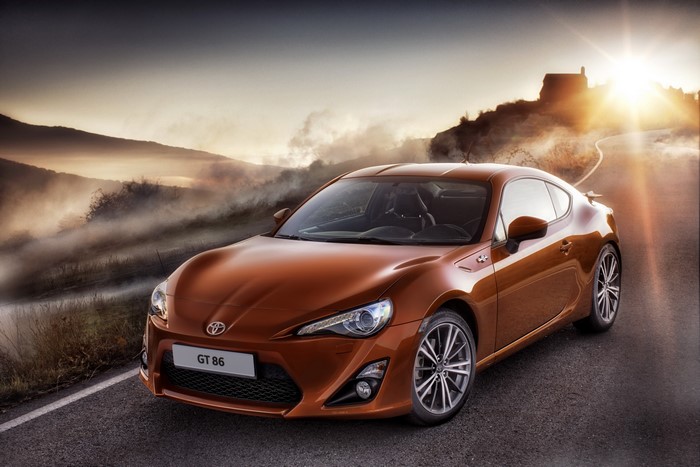 4K Orange Toyota GT 86 with Sun Rays