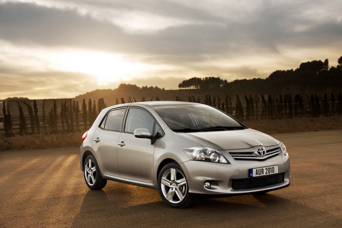Silver 2010 Toyota Auris parked outdoors