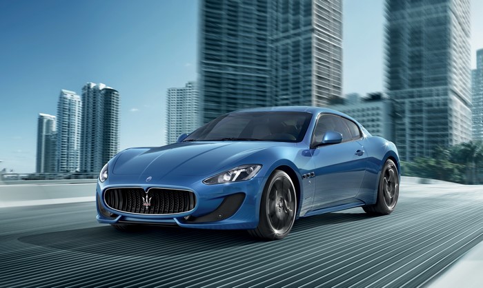 Maserati GranTurismo Sport driving in city