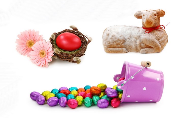 Easter decorations with eggs and cake