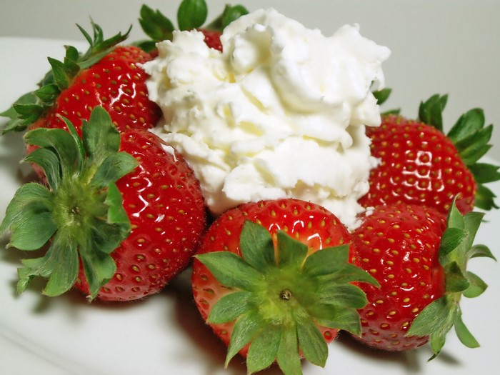 Strawberries with whipped cream