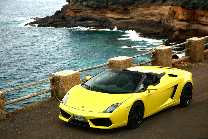 Yellow 2009 Lamborghini Gallardo LP560-4 Spyder Cabriolet