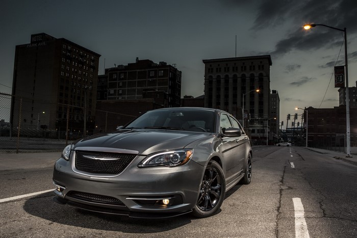 2013 Chrysler 200 S Sedan