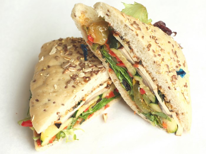 Sandwich with whole grain bread and vegetables