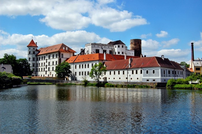 Jindrichuv Hradec Castle and Lake, Czech Republic