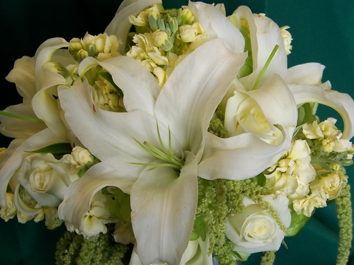 White lilies and roses bouquet