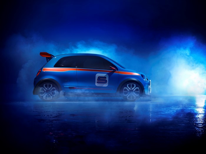 Renault TwinRun concept car with racing stripes