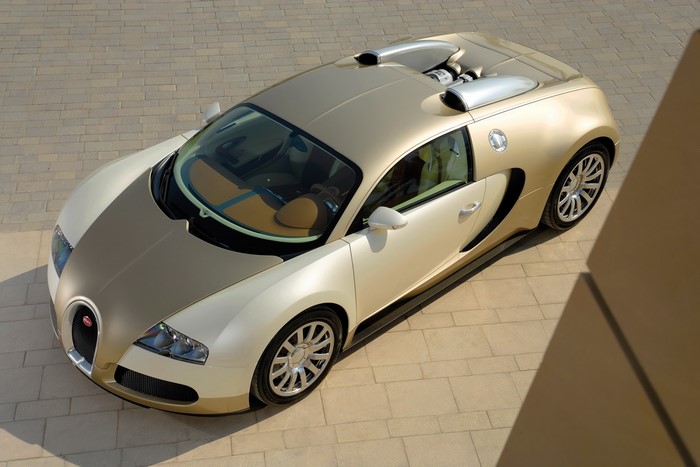 Bugatti Veyron in gold and cream