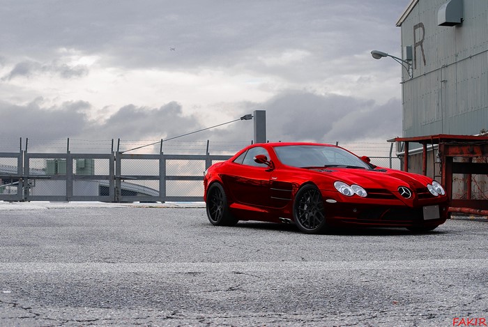 Red Mercedes-Benz SLR McLaren