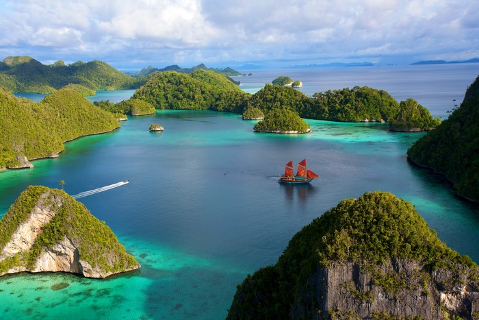 4K Scenery of Islands in Indonesia