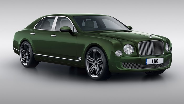 Green Bentley Mulsanne Le Mans Sedan