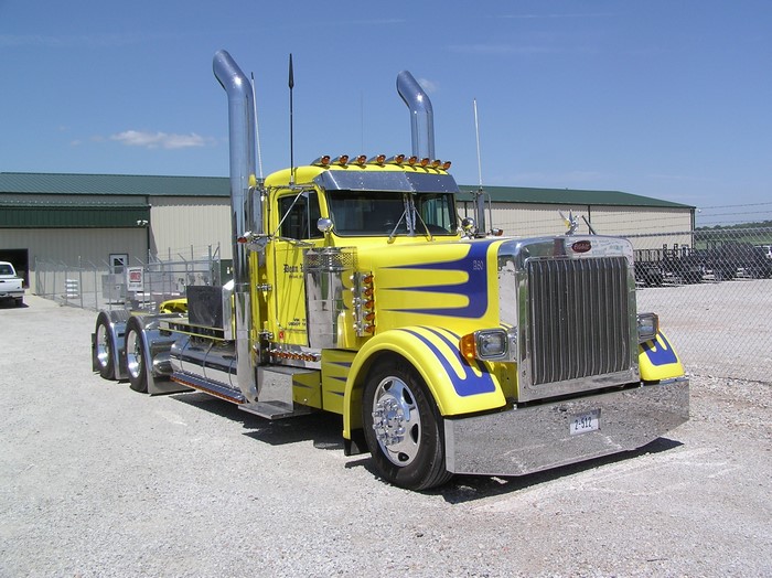 Yellow Peterbilt 359 Truck