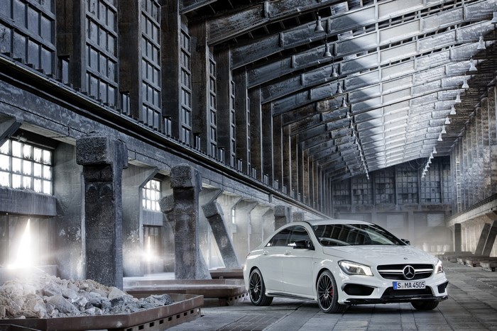 4K 2013 Mercedes-Benz CLA C117 45 AMG