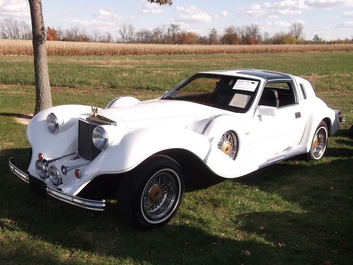 1993 Spartan II Retro White Car