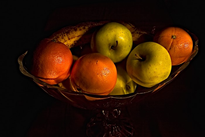 4K Fruit Bowl with Apples and Oranges