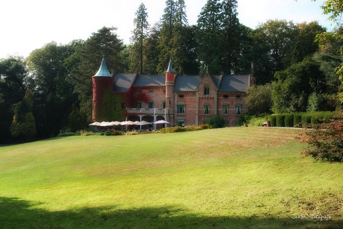 Castle Breivelde in Belgium with green lawn