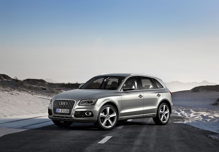 Silver Audi Q5 on a road