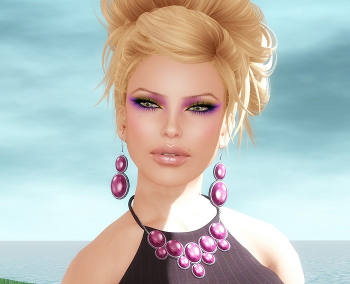 Face Blonde girl Earrings Glance