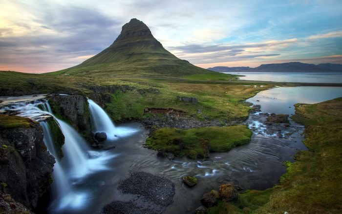 Kirkjufell mountain and Kirkjufellsfoss waterfall in Iceland