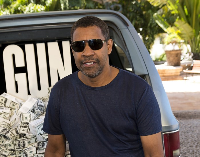 Denzel Washington with money and "GUN" sign