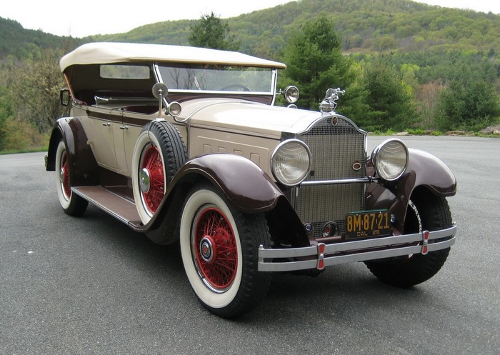 1929 Packard 6-40 convertible with red wheels