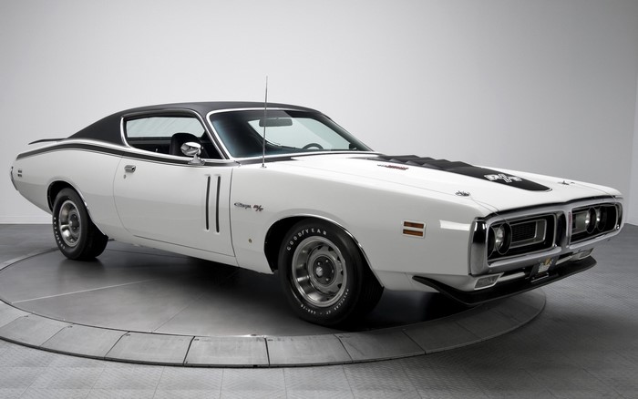 White Dodge Charger R/T 440 Six-Pack on a turntable