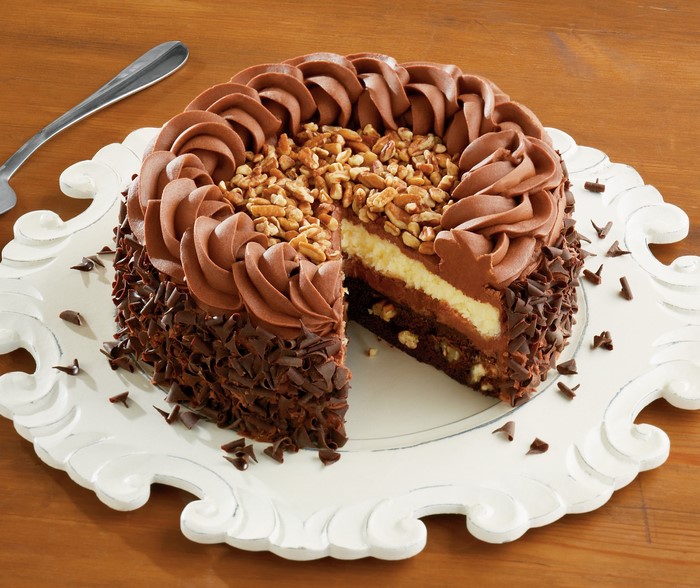 Chocolate cheesecake with nuts and chocolate shavings