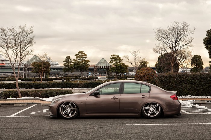 Infiniti G35 sedan parked in a parking lot