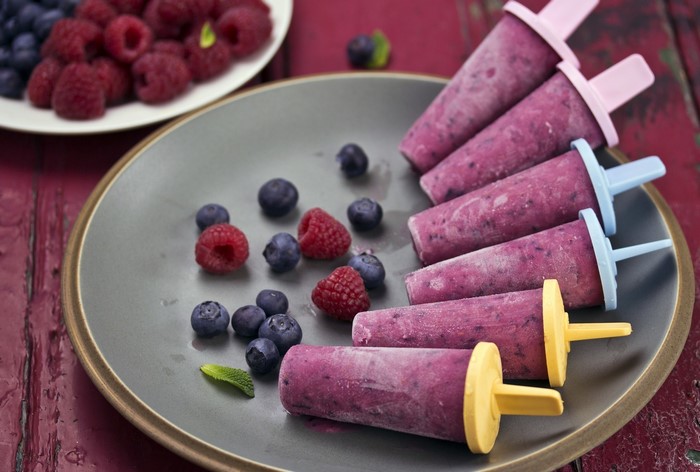 Blueberry and Raspberry Popsicles with Fresh Berries