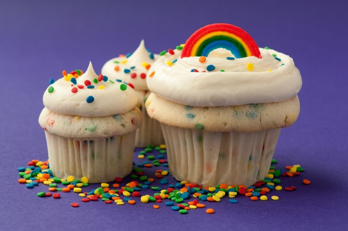 Cupcakes with rainbow and sprinkles