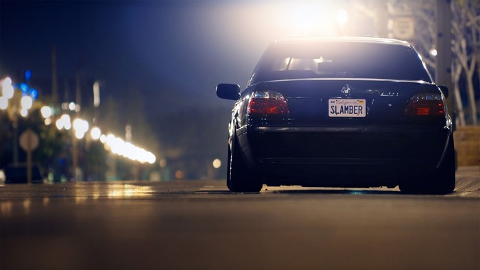 BMW 740i E38 at Night