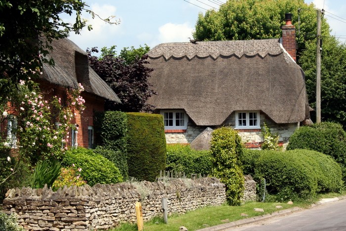 Thatched cottages in Ashbury, Oxfordshire, England