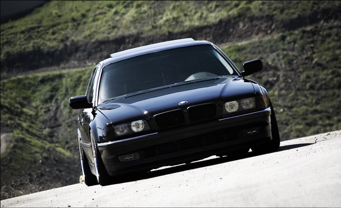 Black BMW 740i E38 Front View