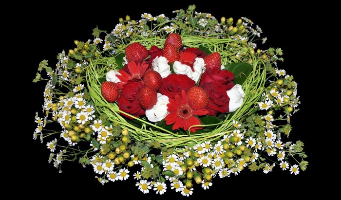 Bouquet with strawberries, roses, and daisies