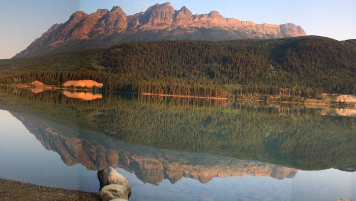 Mount Robson Provincial Park Lake and Mountains in Canada
