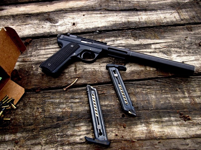 Pac-Lite MKIII pistol with magazines and ammunition