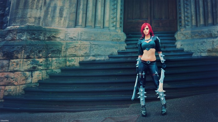 Katarina from League of Legends on stone stairs