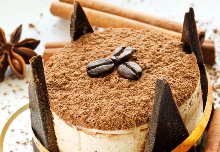 Coffee cake with chocolate and cinnamon
