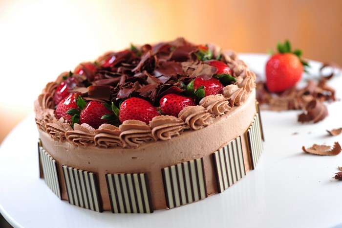 Chocolate Strawberry Cake with Chocolate Shavings