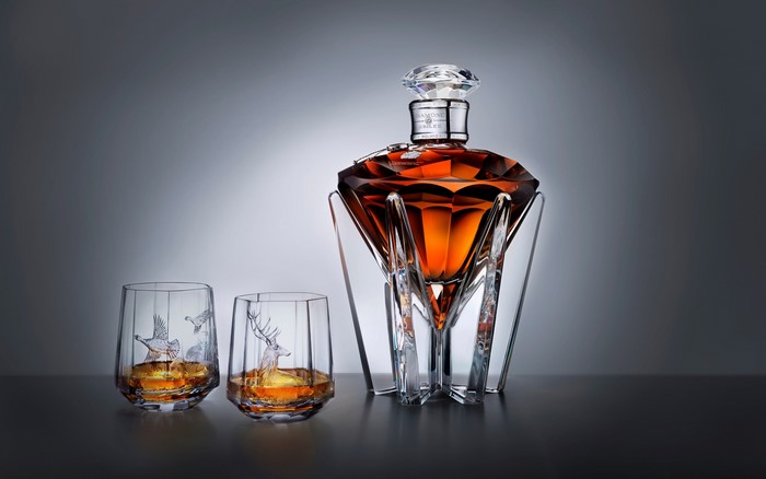 Johnnie Walker Diamond Jubilee whiskey bottle and glasses