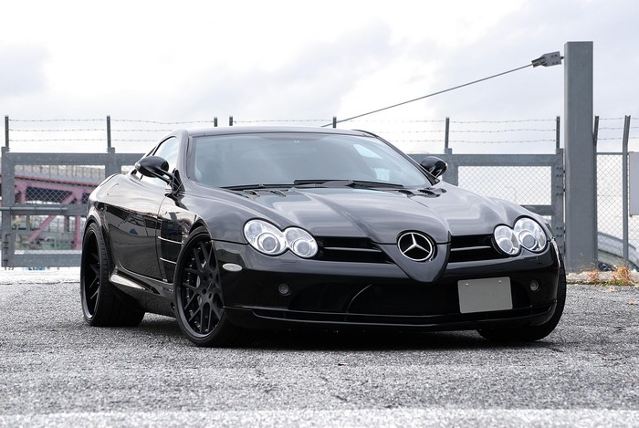Black Mercedes-Benz SLR McLaren