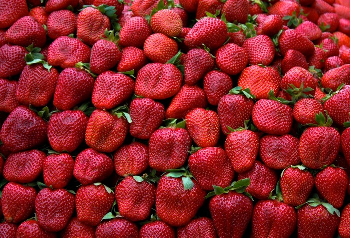 4K Many Strawberries