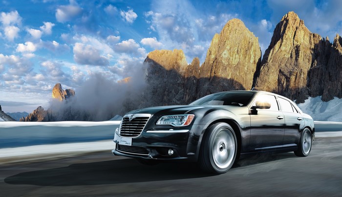 2012 Lancia Thema AWD driving in mountains