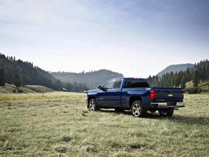Blue Chevrolet Silverado LT Z71 in a grassy field