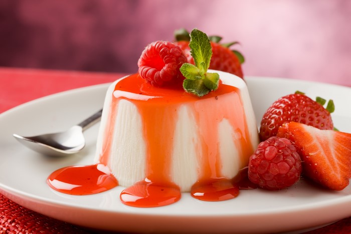 Panna cotta with strawberries and raspberries