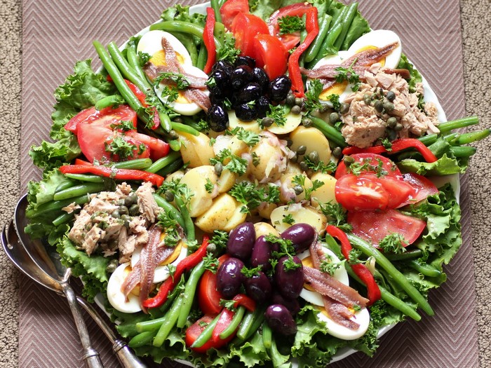 Salad Niçoise with Tuna, Anchovies, and Eggs