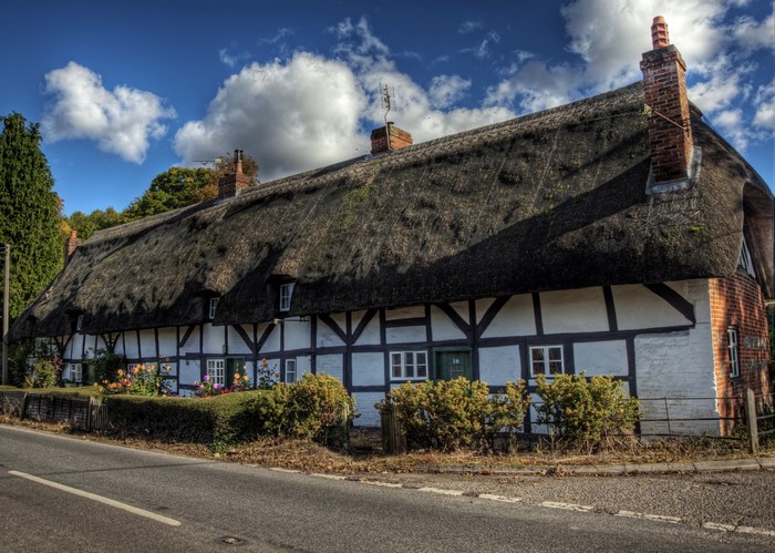 Thatched roof cottages in Leckford, Hampshire, England