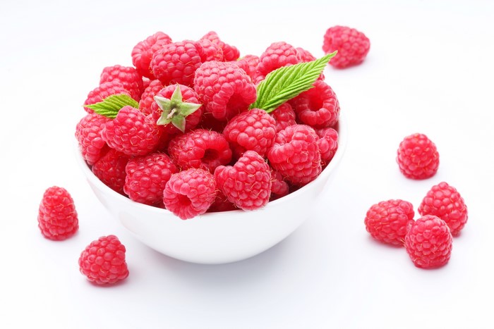 Raspberries in a bowl